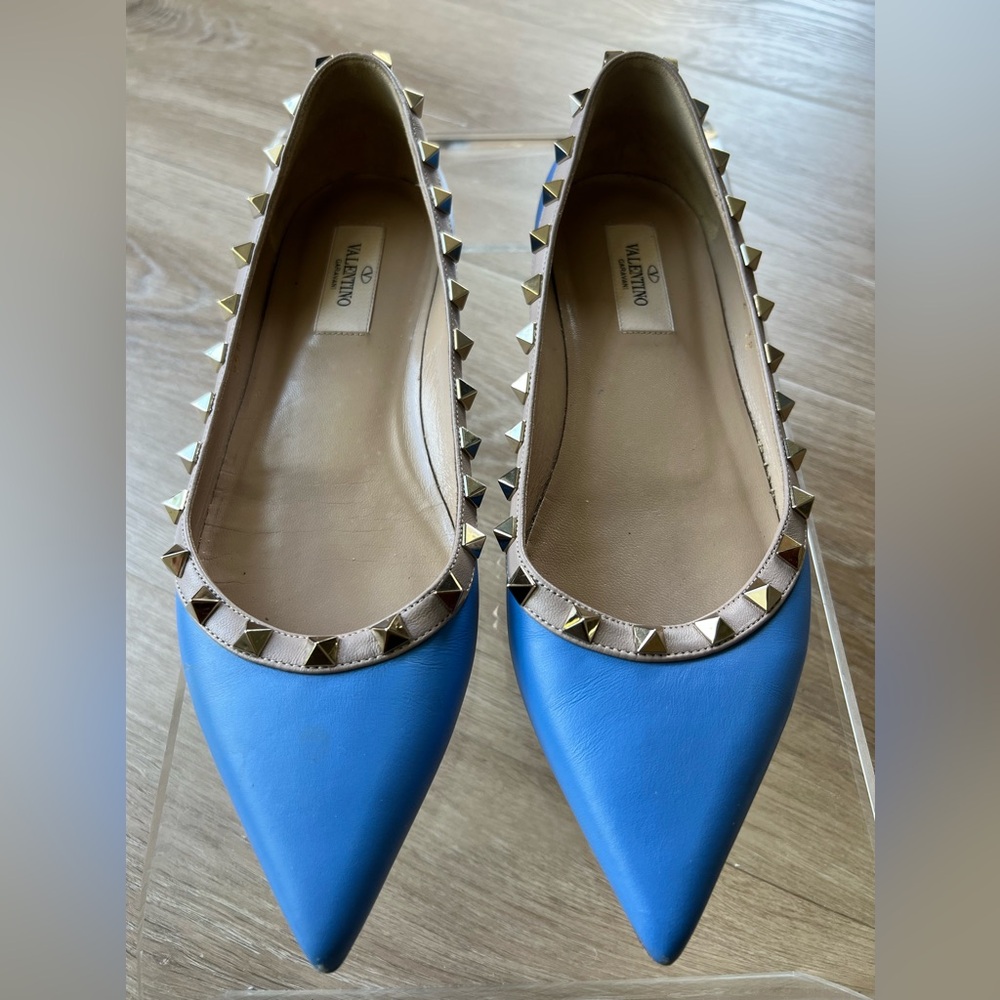 VALENTINO "ROCKSTUD” Ballet Flats!